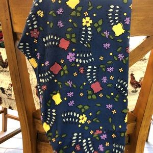 LuLaRoe navy background floral TC leggings